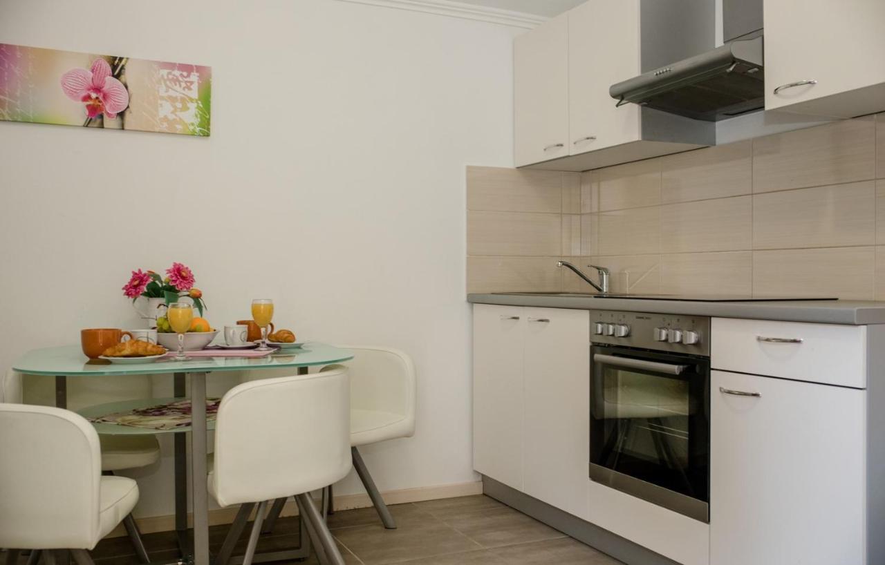 Apartments Vladimir 2835 Раб Екстер'єр фото